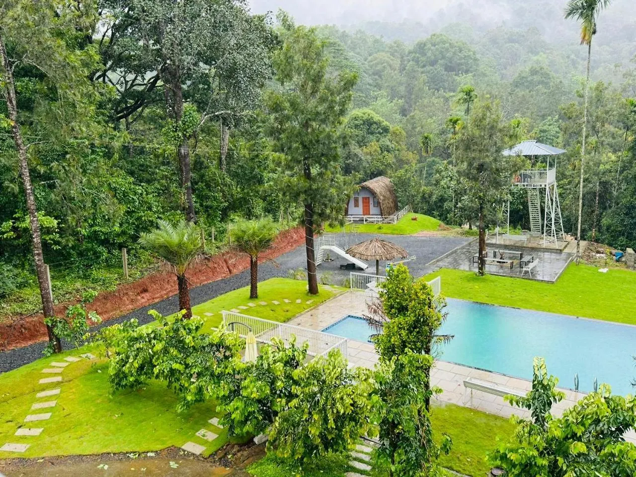 Wild Brooke Hut Hotel Vythiri Luxury tent